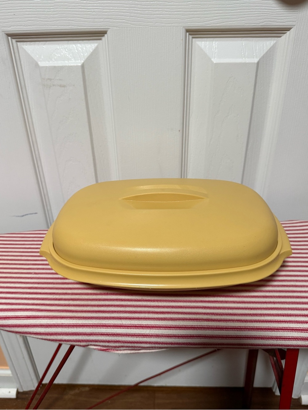 Vintage Tupperware Yellow Microwave steamer with Lid